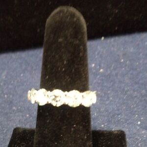 Elegant Sterling Silver Moissanite Women's Ring Size 7
